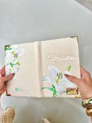 Combo biblia media lirio em linho + placa personalizada + indice completo